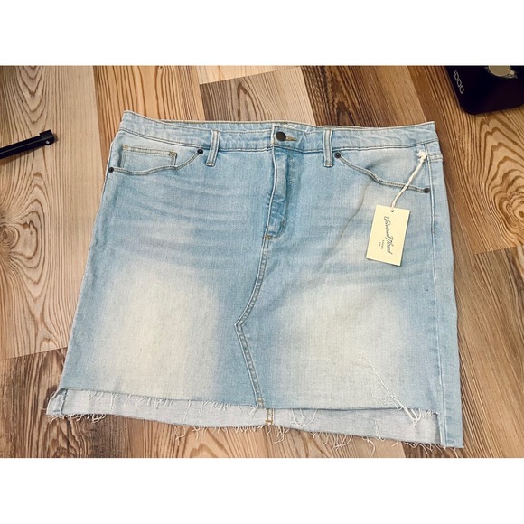 Universal Thread Dresses & Skirts - Universal Thread Womens Light Wash Denim Mini Skirt Size 18/34 Raw Hem NWT
